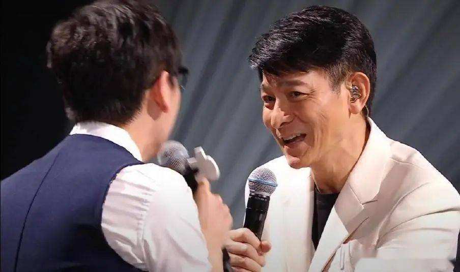 今年有3个综艺节目蹭了刘德华的热度,谁能把刘德华邀请到现场?