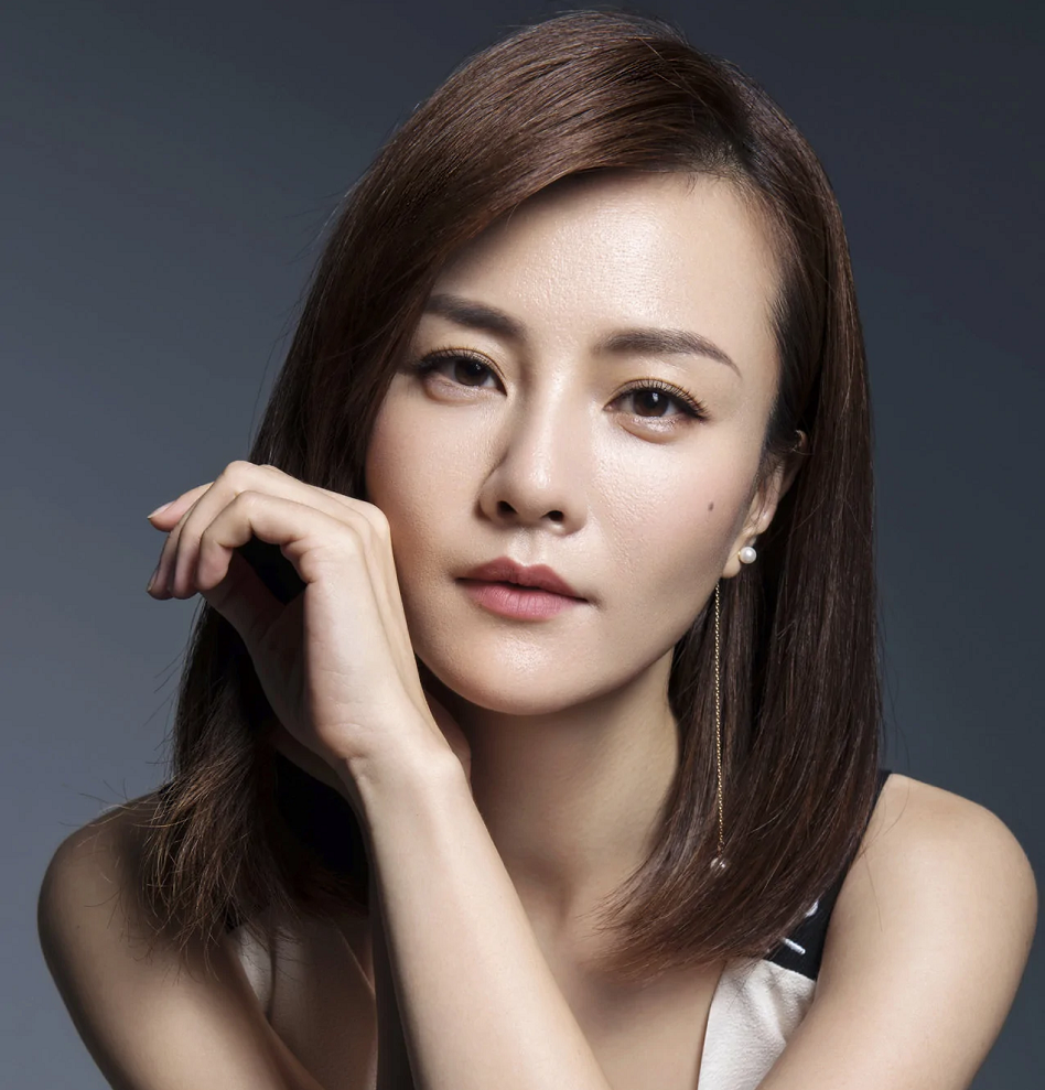 刘孜从演员到知名设计师嫁富商老公生一子被宠爱16年