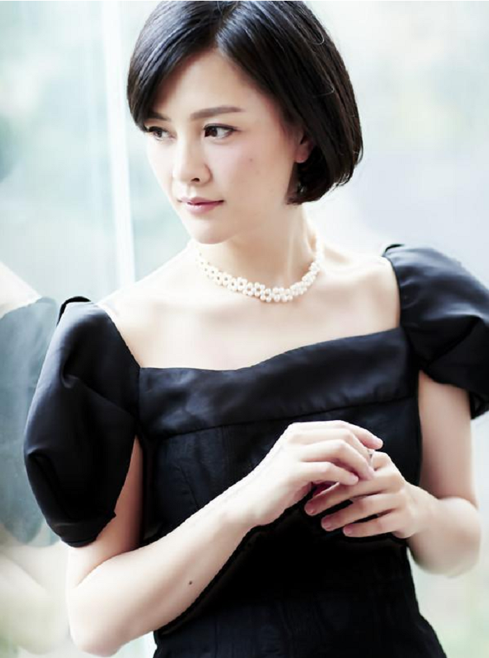 刘孜从演员到知名设计师嫁富商老公生一子被宠爱16年