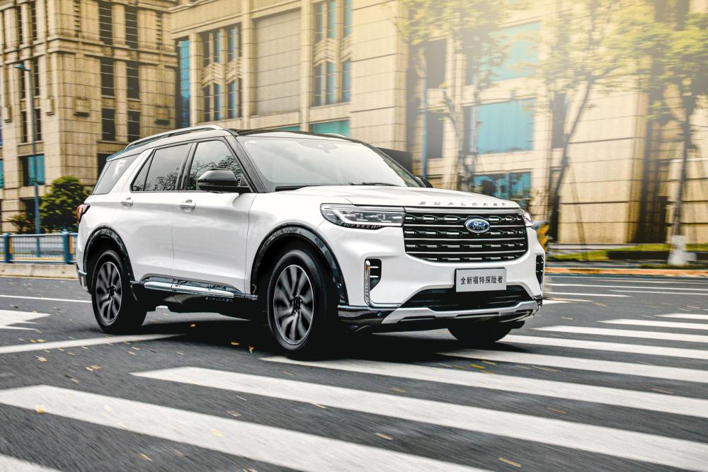 与预售价格基本一致中期改款长安福特探险者上市售3098万元起