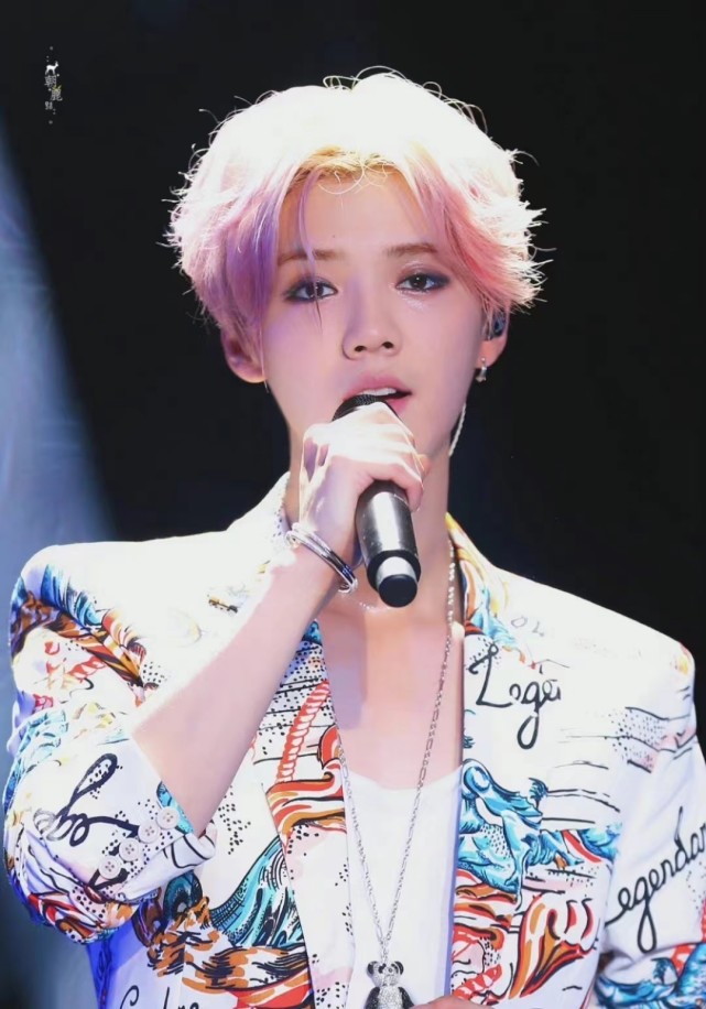 鹿晗ins秒删演唱会预告,现场点歌你最喜欢鹿晗哪首歌?