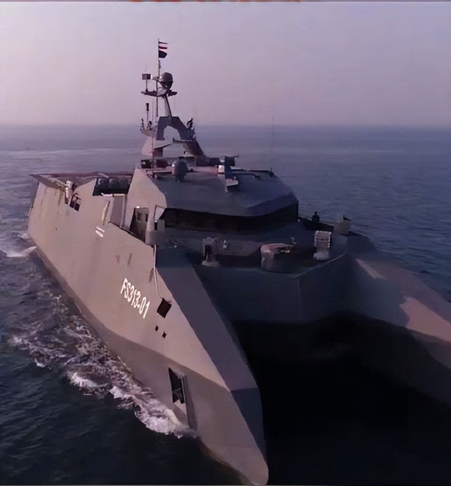 伊朗隐身双体导弹艇公开,两套十单元垂发,战斗力堪比护卫舰_腾讯新闻