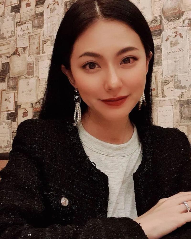 气疯向太,让向佐疯狂迷恋,两度嫁入豪门的黄婉佩,手段太高明插图2