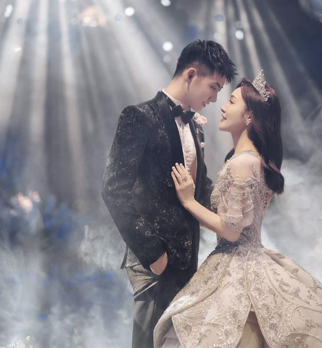 吕鹏兴的颜值非常帅气,一头利落的短发显得精神干练