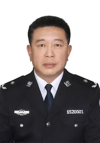 从警34载,内蒙古自治区包头监狱监狱长王乾坤先后在