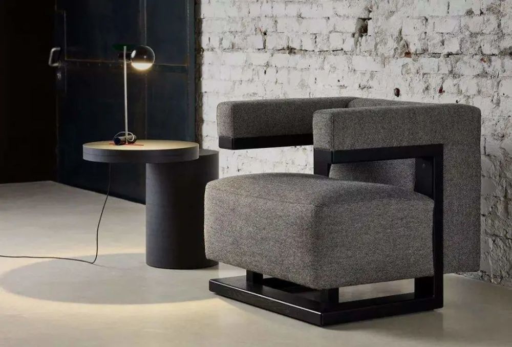 "f51"沙发椅这款"f51"沙发椅由包豪斯第一任校长兼创始人瓦尔特·格罗