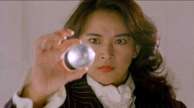 29年前胡慧中演的盗墓片,香港上映票房惨被,却被央视反复重播