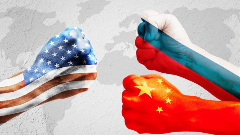 俄罗斯远东联邦大学副教授爱德华·切斯诺科夫就表示:中国也是西方单