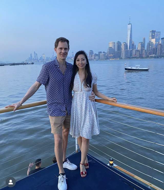 林徽因曾孙女梁周洋被曝恋情,带外籍帅哥与名媛聚会,合照显亲密