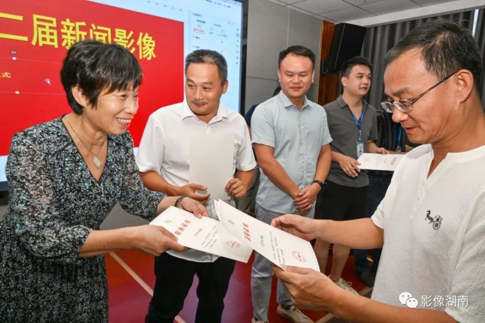 光 肖餘芳 梁奎 龍群 周秀魚春 龍智英 張欣馨 危博雅 李柏香 肖潔 黃