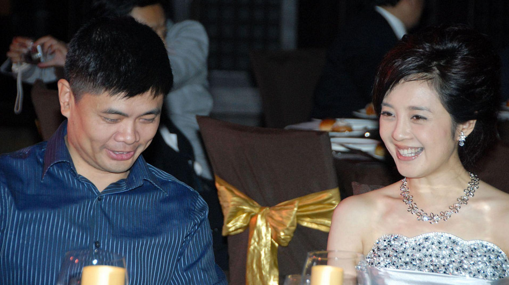 美女主播许戈辉与丁健低调中的甜蜜结婚十七年生一女幸福美满