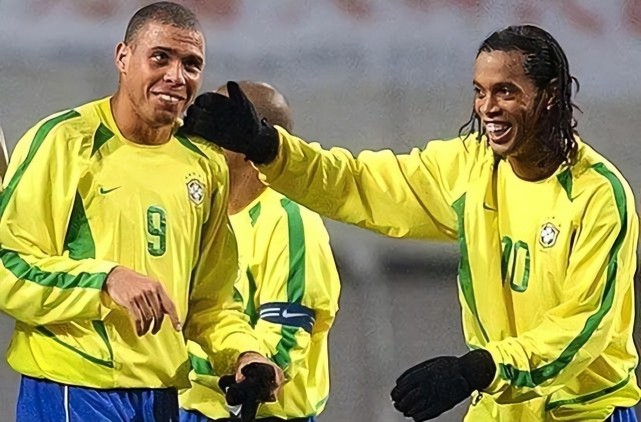 小罗晒与大罗聚会同框严重发福,两人合起来500斤以上