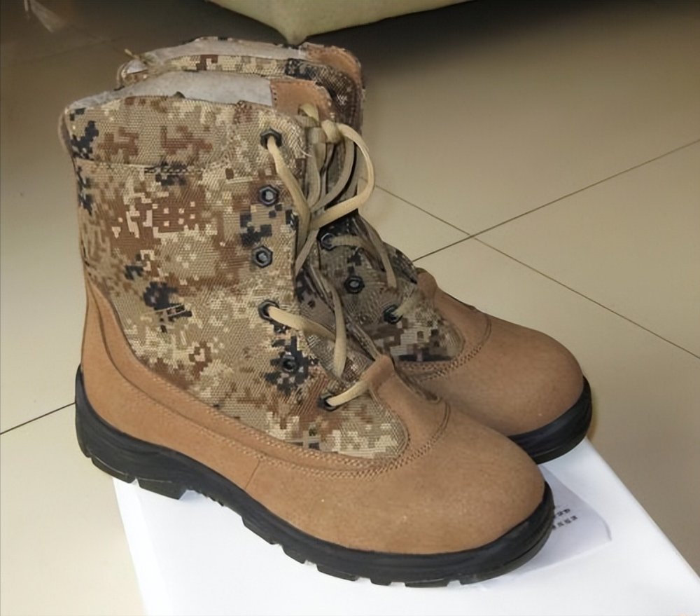 曾经的解放军高寒地区革命性单兵装备之一 保暖性超强的07式防寒靴