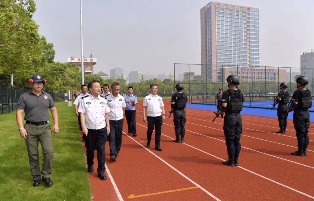 王成国到浙江警察学院看望慰问教师并调研公安教育工作