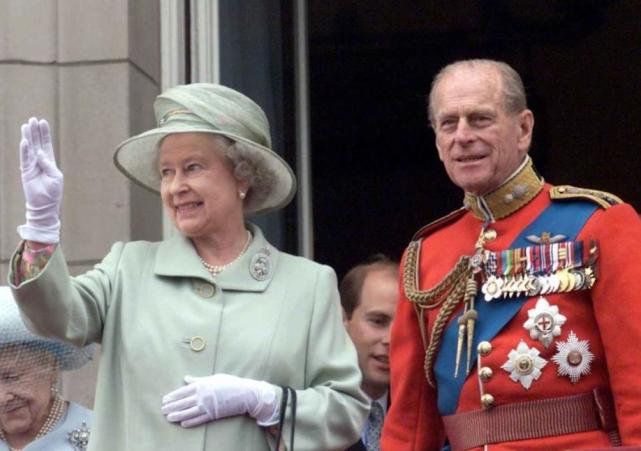 英国女王走了，尽责至生命最后一刻！96年，96张图，回顾女王一生_腾讯新闻