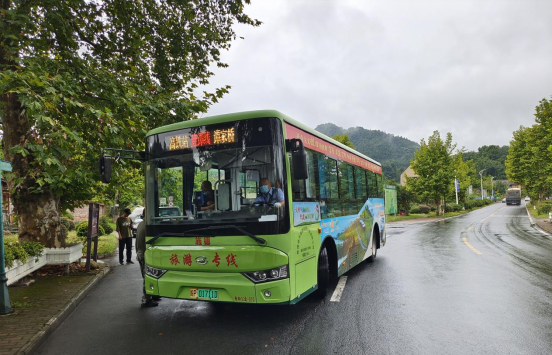 日前,宣城市旌德高鐵站至黃山市黃山區譚家橋鎮,新明鄉的兩條市際旅遊