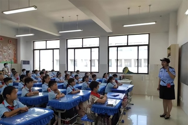 商丘市睢阳区胜利小学开展青少年法制专题讲座