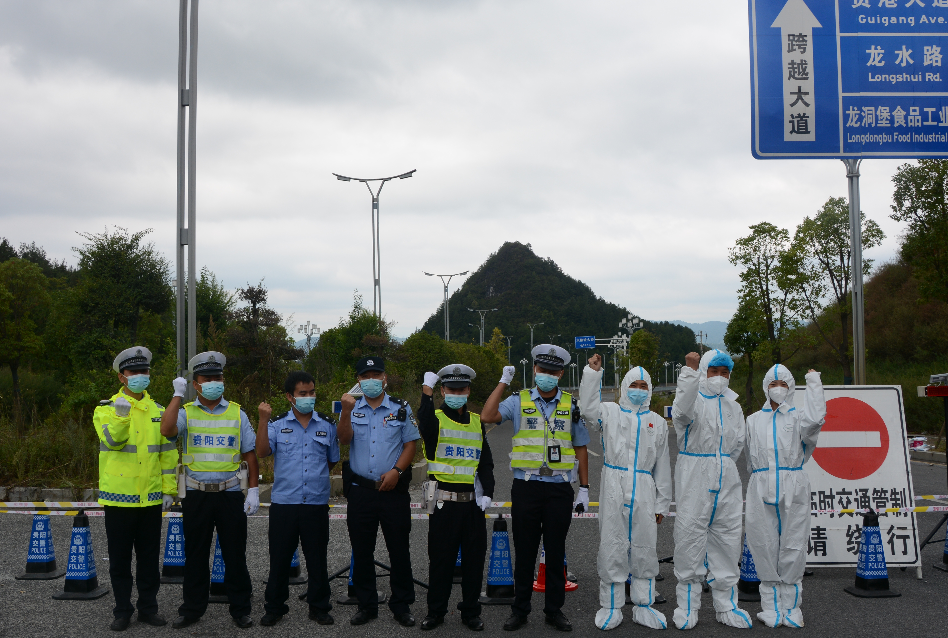 疫情期间警察图片