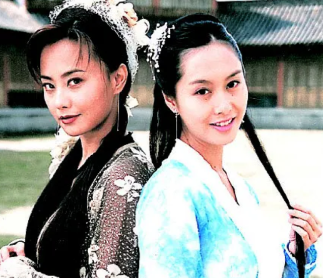 在拍摄《萧十一郎》时,马雅舒与男主角吴奇隆擦出爱的火花,继而登记