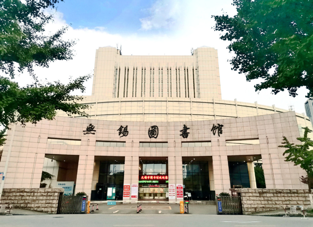 百名摄影师聚焦冰雪奥运图片全国巡展在江苏省无锡市图书馆举行