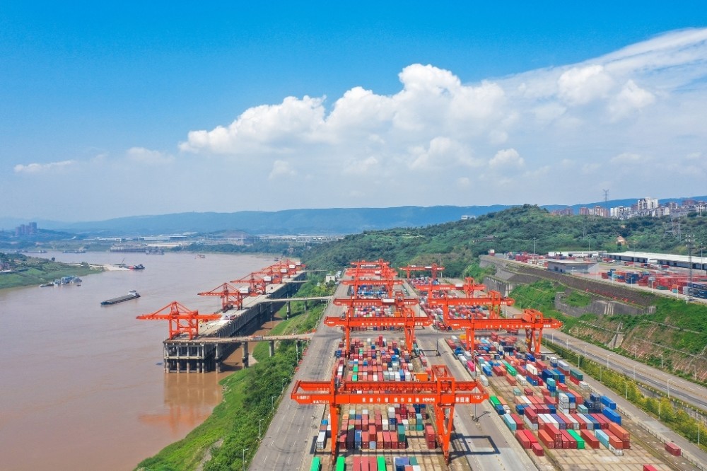 长江上游首家果园港集装箱码头被授予四星级绿色港口