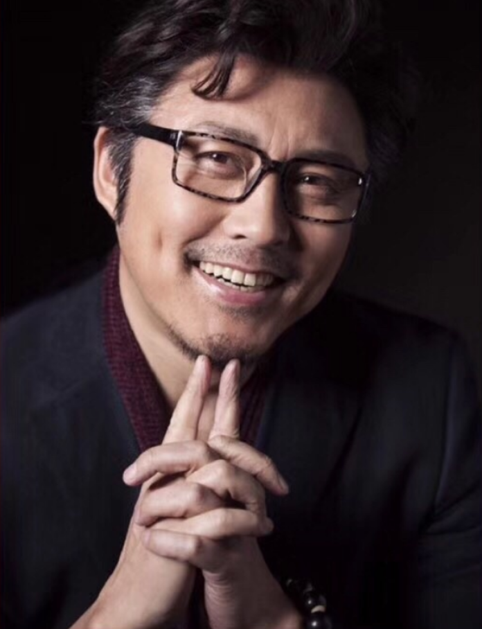 高宏亮:戏里风流倜傥,戏外娶大妻子生一女,宠爱三十余载好幸福_腾讯