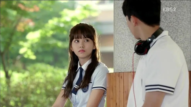 韩剧《学校2015》:双胞胎姐妹互换人生,爱情也拱手让人_腾讯新闻