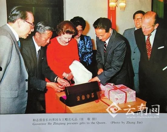 英国驻重庆总领事史云森在昆明找到了当年为女王准备点心的大厨徐云昆