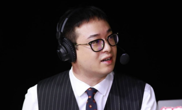 中国篮球归化球员引热议,马健发声表示支持,柯凡:咱们就归化莱昂纳德