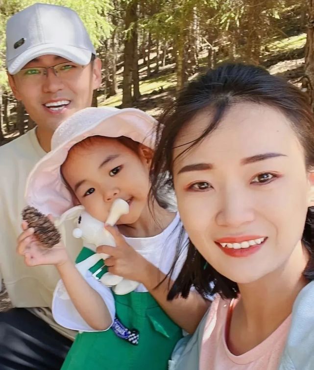 妻子:吉木萨尔县第一幼儿园教师 陆瑶丈夫:吉木萨尔县公安局网安大队