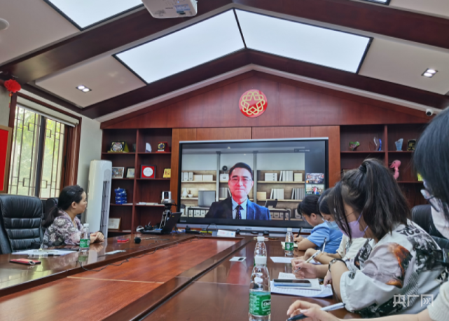 全国教书育人楷模杨瑞清：让乡村的孩子也能接受好教育_腾讯新闻
