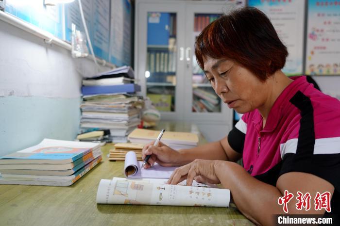 河北临城教师扎根山区32年愿毕生做乡村教育守望者