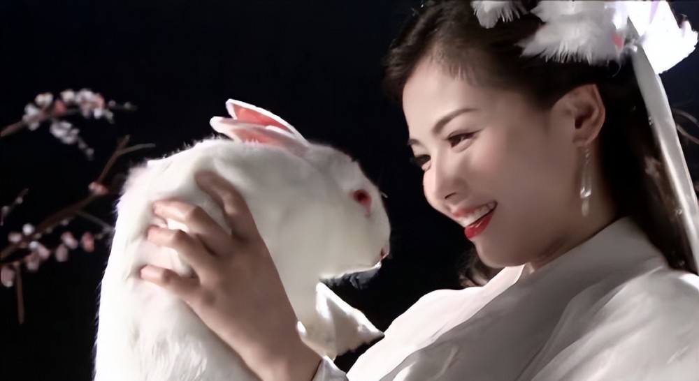 对比刘涛的嫦娥造型,河南卫视昨晚也放大招了,《中秋奇妙游》当中的