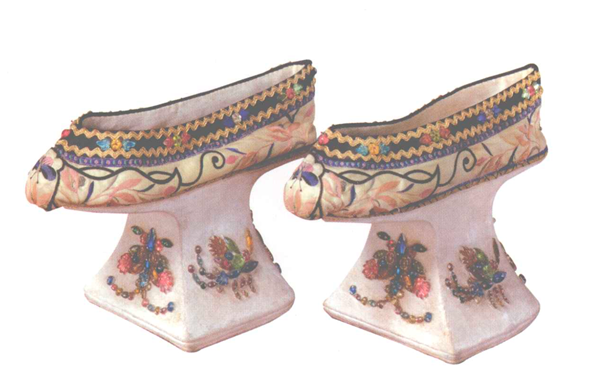 古代高跟鞋:清代女子为什么喜欢穿"花盆底"