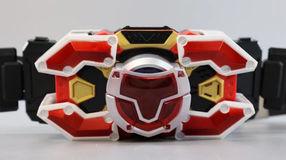 一次性玩遍所有铠甲勇士的变身器是什么样的体验?_腾讯新闻