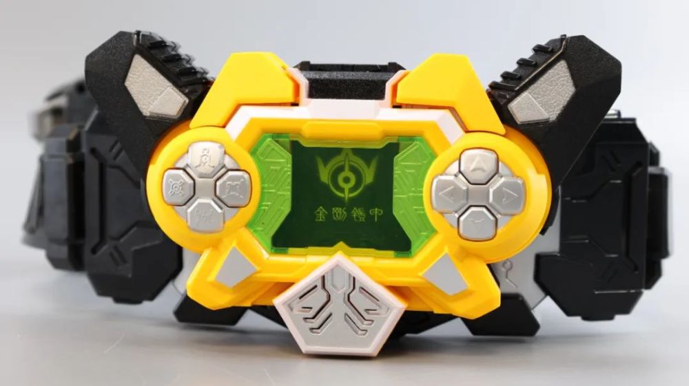 一次性玩遍所有铠甲勇士的变身器是什么样的体验?_腾讯新闻