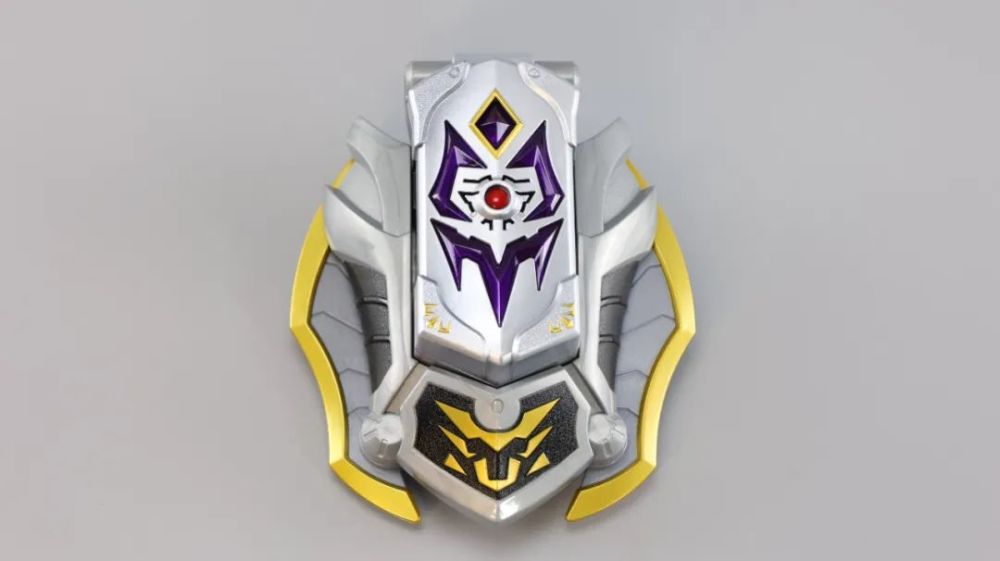 腰带雪獒侠——雪獒召唤器地虎侠——地虎召唤器黑犀侠——黑犀召唤器