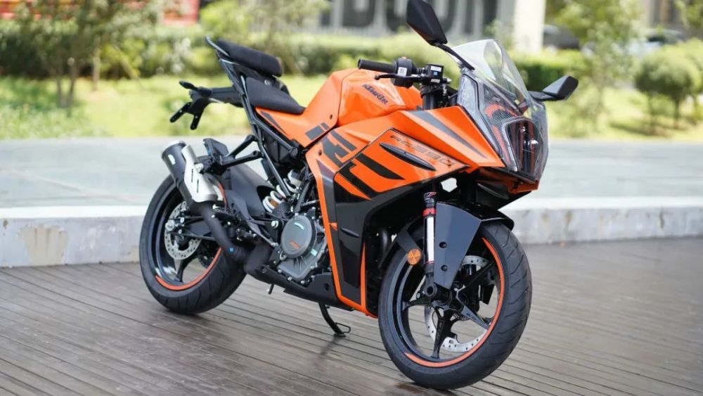 51980元ktmrc390新款上市标配牵引力控制弯道abs