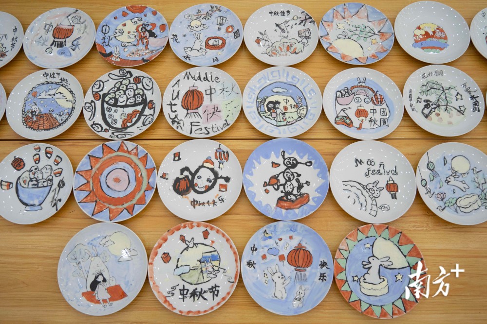 绘广彩穿汉服残健少年体验广府中秋