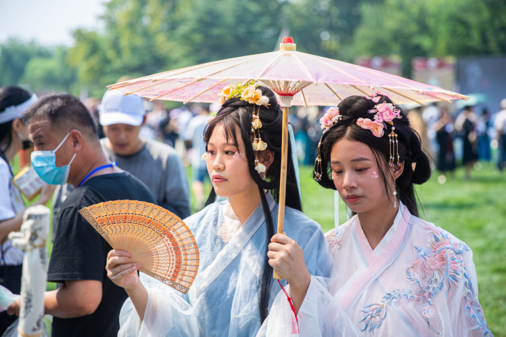 第五届北京汉服文化节开启国风潮000411英特集团