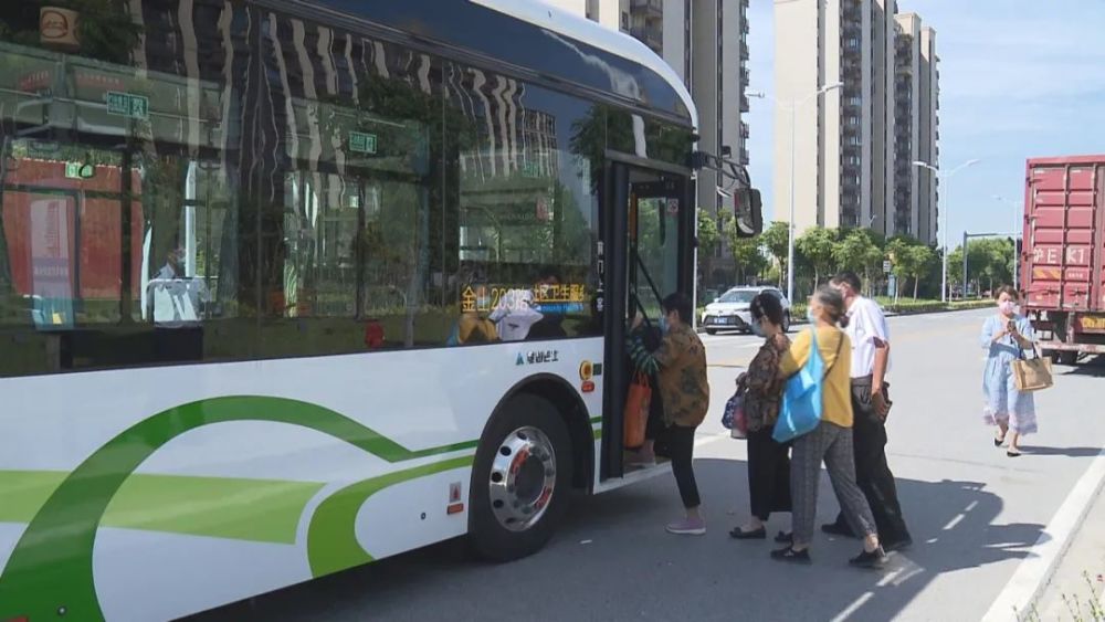 金山这些"多功能"公交车,你乘过吗?_腾讯新闻