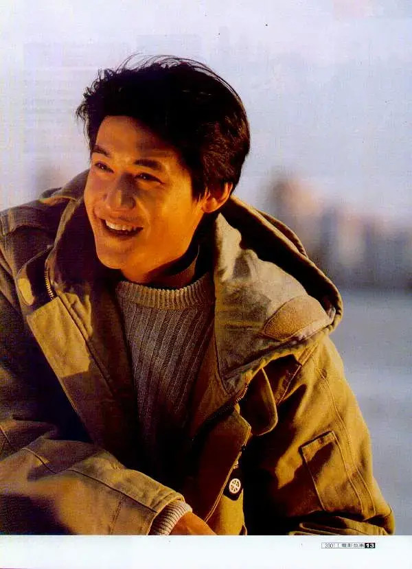 《永不瞑目》上映后风靡全国,开创了"海岩剧"收视巅峰,而男主角陆毅