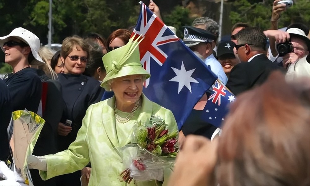 伊丽莎白女王刚去世澳大利亚就给英国沉重一击一点体面也不给