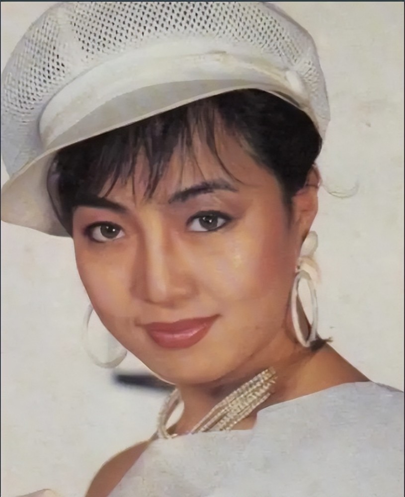 知名演员原华:首度自曝全家福,表白二婚老公,一家三口好幸福_腾讯新闻