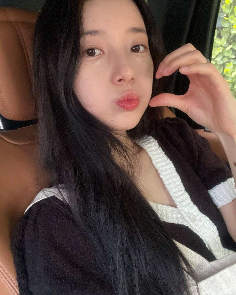 9月11日,有韩国媒体以标题:"秀智,素颜也完美的纯真美貌,日常生活就是