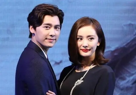 官方实锤李易峰嫖娼后,杨幂粉丝开心抽奖庆祝,起底两人恩怨始末