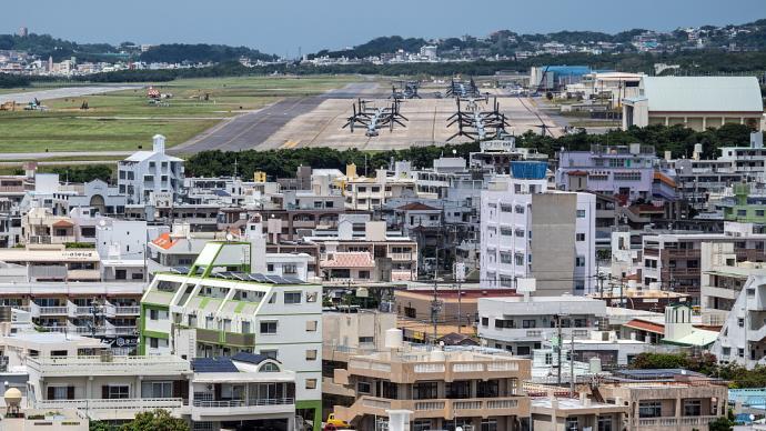 “前面车厢有色狼！”日本乘务员为缓解车厢拥挤出招，引发争议