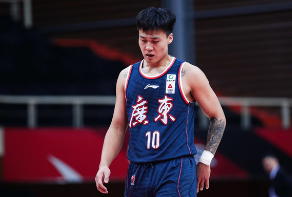 因为之前赵睿要参加国家队的特训,而且还出现在了国家队的大名单,这