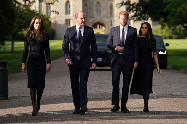 外媒：英国报纸广泛关注威廉王子和哈里王子“意外重聚”网站banner广告制作