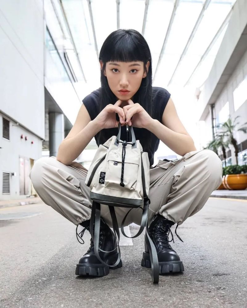 tvb人气歌手自爆曾到viutv见花姐,获家人批准30岁前可拍拖_腾讯新闻